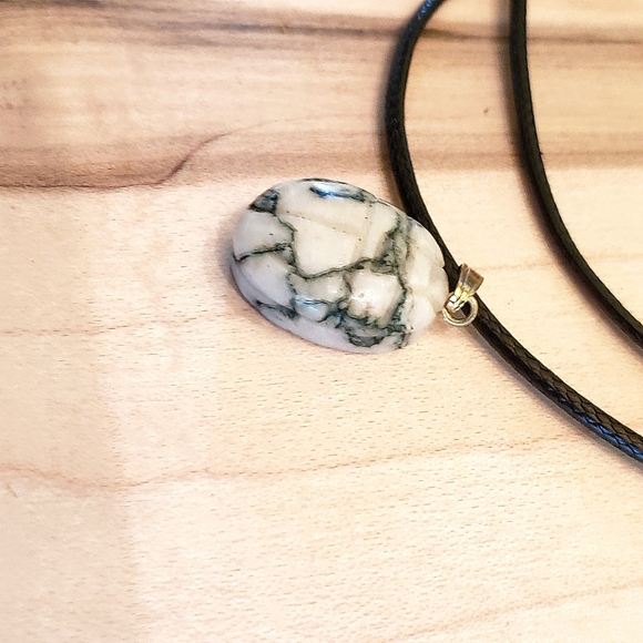 Egyptian Scarab Amulet Pendant Necklace Moss Agate - Picture 4 of 7